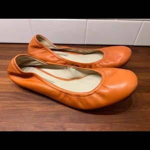 Vera Wang Lavendar Flats